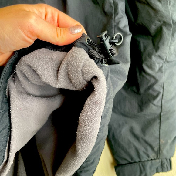 Northface waterproof women’s jacket. Medium - Picture 3 of 3